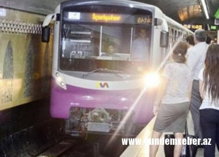 Bakı metrosunda qorxunc hadisə: qadın relslərin üstünə yıxıldı