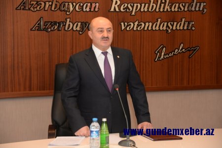NƏSIMI RAYON İCRA BAŞÇISI ZİBİL QABLARININ YERİNİ SATIB QARABAĞ ƏLİLİNİN AVTOMOBİLINİ «GİROV» GÖTÜRDÜ (VİDEO)