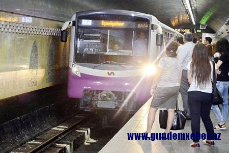 Bakı metrosunda gənc özünü qatarın altına atdı – YENİLƏNİB