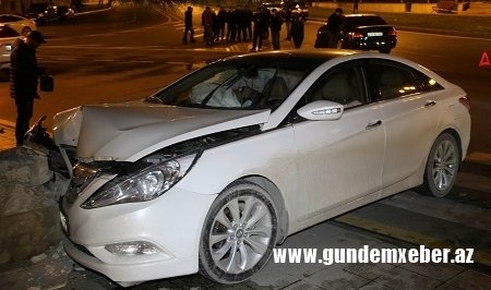 Bakıda kobud qayda pozuntusuna yol verən sürücü qəza törədib- FOTO