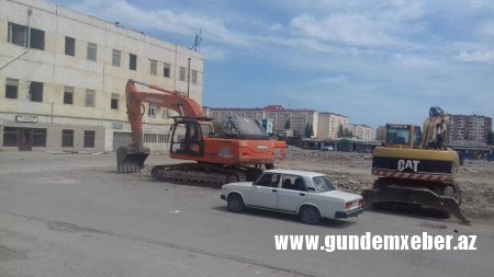 Sumqayıtdakı “Şərq Bazarı” ətrafında oynanılan oyunların oyunçuları kimlərdir? 