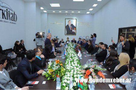 Roza Zərgərli imza günü keçirdi - fotolar