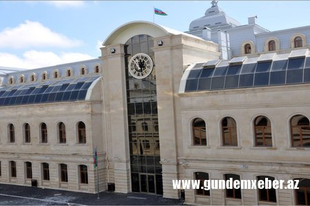Şagirdə qarşı seksual xarakterli zorakılıq edən məktəbli həbs edildi - Bakıda