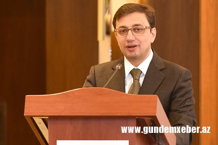 Deputatlar parlament tribunasından Rüfət Aslanlını sərt tənqid etdilər