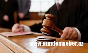 Qumara görə dostunu öldürən şəxs və sevgilisi məhkəmə qarşısında