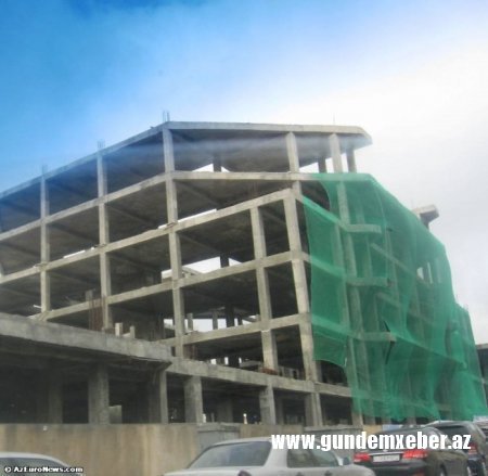 Başçı metronun üstünü satıb, “Azadlıq” çökə bilər – FOTOLAR