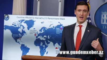 Trampın daxili təhlükəsizlik məsələləri üzrə müşaviri istefa verib