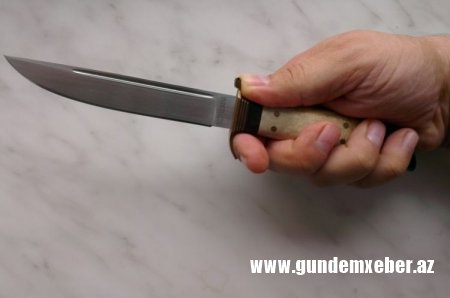 Salyanda 27 yaşlı oğlan özünü bıçaqlayaraq öldürüb