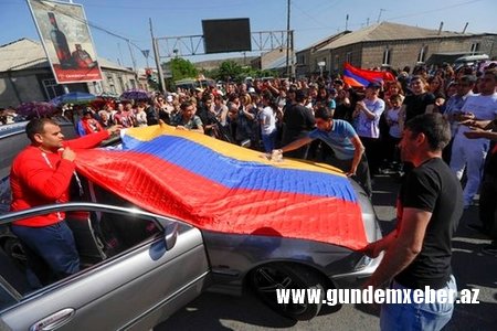 Ermənistan üçün gerisayım başladı - İrəvan iki od arasında