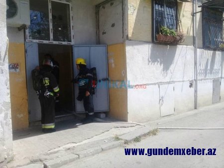 Bakıda banka dollar borcu olan qadın mənzilində ÖZÜNÜ YANDIRMAQ İSTƏYİR - FOTOLAR Bakıda banka dollar borcu olan qadın mənzilində ÖZÜNÜ YANDIRMAQ İSTƏYİR - FOTOLAR