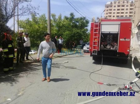 Bakıda banka dollar borcu olan qadın mənzilində ÖZÜNÜ YANDIRMAQ İSTƏYİR - FOTOLAR Bakıda banka dollar borcu olan qadın mənzilində ÖZÜNÜ YANDIRMAQ İSTƏYİR - FOTOLAR