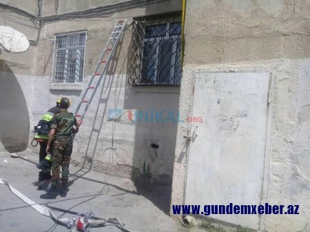 Bakıda banka dollar borcu olan qadın mənzilində ÖZÜNÜ YANDIRMAQ İSTƏYİR - FOTOLAR Bakıda banka dollar borcu olan qadın mənzilində ÖZÜNÜ YANDIRMAQ İSTƏYİR - FOTOLAR