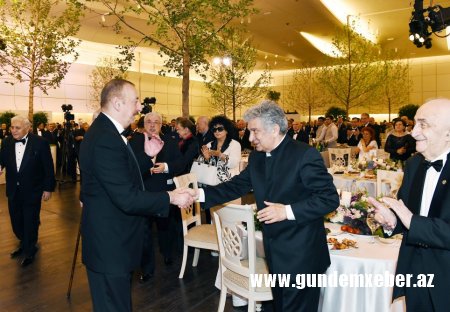 Prezident ailəsi ilə Bakıda keçirilən təntənəli mərasimdə — FOTOLAR + YENİLƏNİB