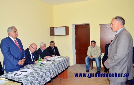 Əhəd Abıyev vətəndaşlarla səyyar qəbulunu davam etdirir 