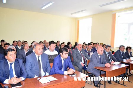 Əhəd Abıyev vətəndaşlarla səyyar qəbulunu davam etdirir 