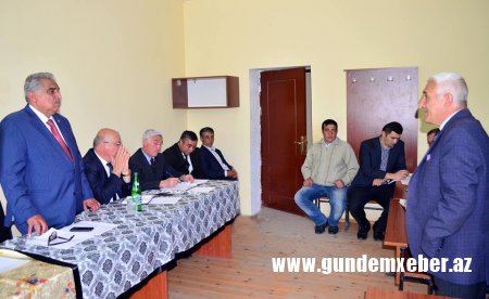 Əhəd Abıyev vətəndaşlarla səyyar qəbulunu davam etdirir 