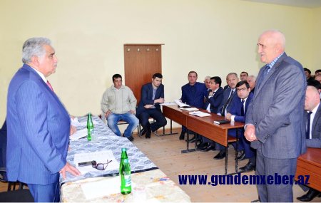 Əhəd Abıyev vətəndaşlarla səyyar qəbulunu davam etdirir 