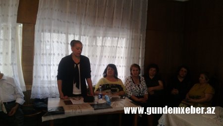 İranlı Mühacirlər Cəmiyyətində “dəyirmi masa”: Azərbaycan Xalq Cümhuriyyəti və İran İranlı Mühacirlər Cəmiyyətində “dəyirmi masa”: Azərbaycan Xalq Cümhuriyyəti və İran