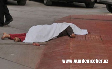 Bakıda oğlan sevdiyi qızı küçədə öldürdü