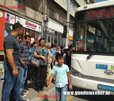 199 saylı marşrutda biabırçılıq – Sərnişinləri yarı yolda avtobusdan düşürdülər (Fotolar)