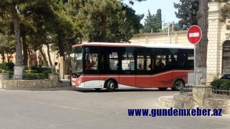 Azərbaycanda ilk bələdiyyə avtobusu FƏALİYYƏTƏ BAŞLADI: ayda 16 min sərnişin...