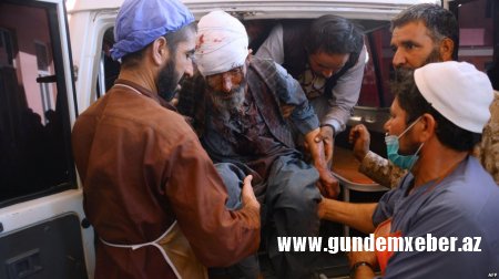 Əfqanıstanda hökümət binasına intiharçı bomba hücümü olub