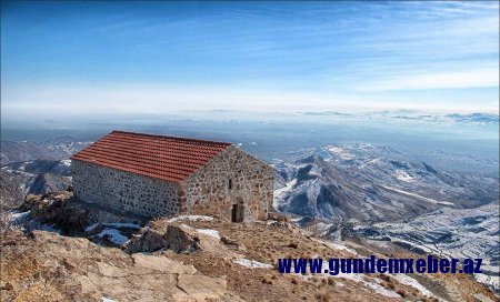 Qarabağdakı abidələrimizin memarlıq quruluşu dəyişdirilir: Ziyarət dağı məbədi.
