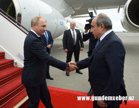 Putin Azərbaycana gəldi - Yaqub Eyyubovla Xələf Xələfov aeroportda qarşıladı + FOTO