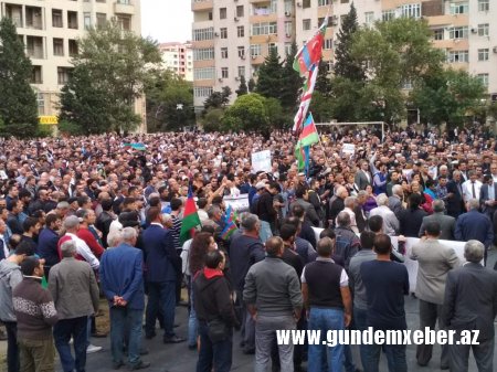 Bakıda Qarabağla bağlı mitinq keçirilib - FOTOLAR