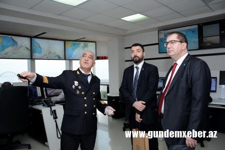 “Bakı Gəmiqayırma Zavodu” ilə bağlı qalmaqallı fotonu çəkən məmur oğlu imiş (FOTO)