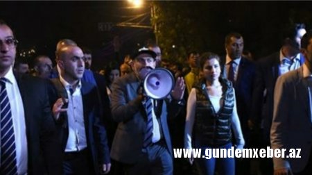 Paşinyan istefa verəcəyini deyir və ‘əks-inqilabla’ mübarizəyə çağırır
