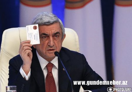 Sarqsyan tərəfdarlarını topladı