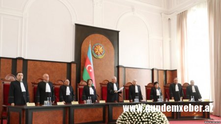 Konstitusiya Məhkəməsinin hakimi həmkarlarının kredit qərarı ilə razı deyil
