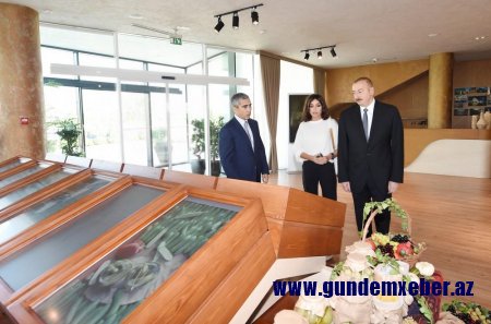 Prezident İlham Əliyev və birinci xanım Mehriban Əliyeva “Milan Ekspo 2015” sərgisindəki milli pavilyonla tanış olublar