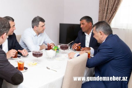 İnam Kərimov Cocuq Mərcanlıda - FOTO 