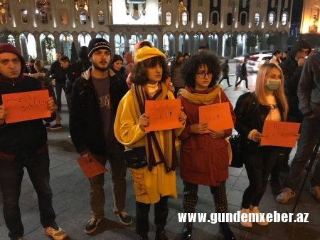 SON DƏQİQƏ: Gürcüstan parlamentinin qarşısında etiraz aksiyası keçirilir (FOTO)