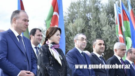 Abşeronda Dövlət Bayrağı Günü münasibətilə ümumrayon bayramı keçirildi