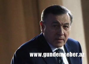 Araz Ağalarovdan əhaliyə dollar məsləhəti