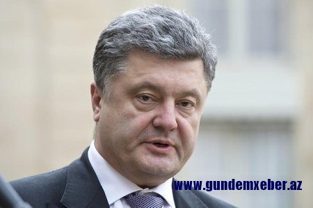 Poroşenko Ukrayna ərazisində hərbi vəziyyətin tətbiq olunması barədə qərar qəbul edib