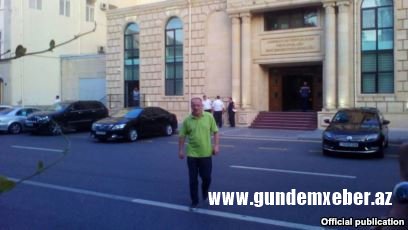 Mustafa Hacıbəyli ölkə daxilindən sayta girişin bloklanmasının götürülməsini istəyir