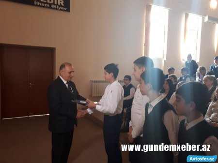 Binəqədidə yol polisi şagirdləri maarifləndirib hədiyyələr verdi –  FOTO/VİDEO