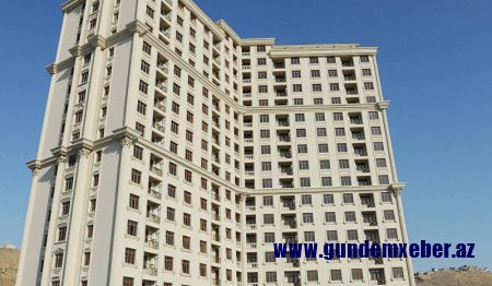 Prezidentin jurnalistlərə tikdiyi binadan daha bir ev satışda