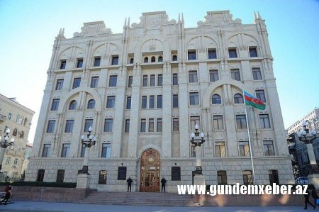 Kişinin arvadını eyvandan ataraq öldürməsi faktına görə iki maddə ilə cinayət işi açıldı