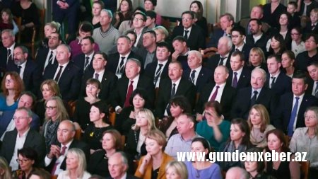 Rusiyada Paşinyanı mühafizəçilərin yanında oturtdular