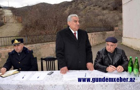 DAŞKƏSƏN RAYON İCRA HAKİMİYYƏTİNİN BAŞÇISI ƏHƏD ABIYEV  QUŞÇU KÖRPÜSÜ QƏSƏBƏSİNDƏ SAKİNLƏRİN SƏYYAR QƏBULUNU KEÇİRİB -FOTOLAR