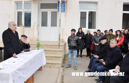DAŞKƏSƏN RAYON İCRA HAKİMİYYƏTİNİN BAŞÇISI ƏHƏD ABIYEV  QUŞÇU KÖRPÜSÜ QƏSƏBƏSİNDƏ SAKİNLƏRİN SƏYYAR QƏBULUNU KEÇİRİB -FOTOLAR