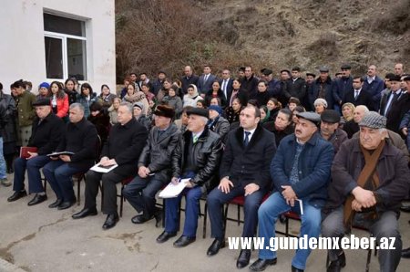 DAŞKƏSƏN RAYON İCRA HAKİMİYYƏTİNİN BAŞÇISI ƏHƏD ABIYEV  QUŞÇU KÖRPÜSÜ QƏSƏBƏSİNDƏ SAKİNLƏRİN SƏYYAR QƏBULUNU KEÇİRİB -FOTOLAR