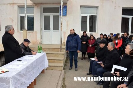 DAŞKƏSƏN RAYON İCRA HAKİMİYYƏTİNİN BAŞÇISI ƏHƏD ABIYEV  QUŞÇU KÖRPÜSÜ QƏSƏBƏSİNDƏ SAKİNLƏRİN SƏYYAR QƏBULUNU KEÇİRİB -FOTOLAR