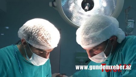 Bakıda əlində pirotexniki vasitə partladı… - Ürəyi zəiflər baxmasın/Fotolar