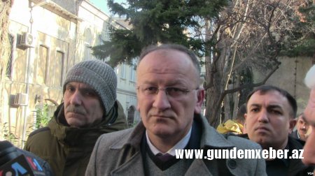 Vəkil: "Dövlət əleyhinə cümlələr varsa, heç olmasa birini göstərin"